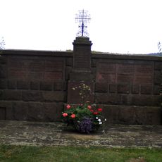 Gefallenendenkmal auf dem Friedhof