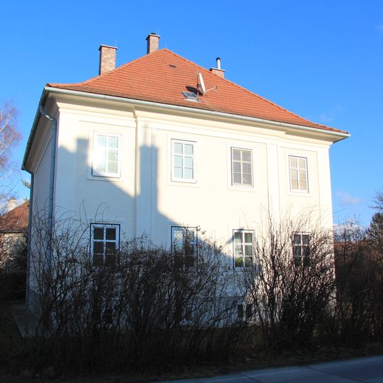 Arbeiter-/Angestelltenwohnhaus