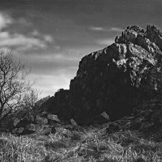 Beacon Hill, Hangingstone and Outwoods