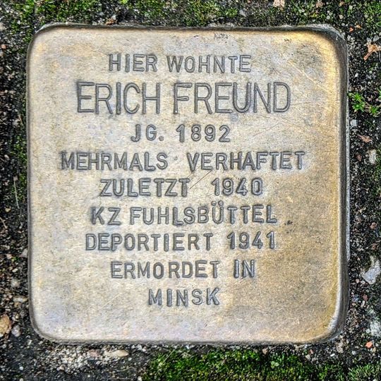 Stolperstein en memoria de Erich Freund