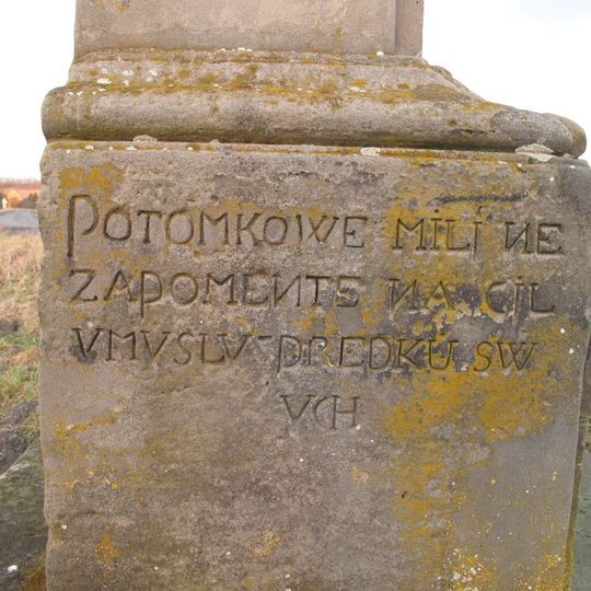 Kříž u trati při cestě do Želevic