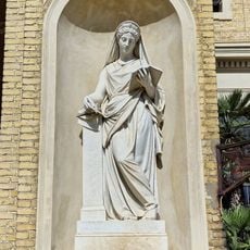 Statue