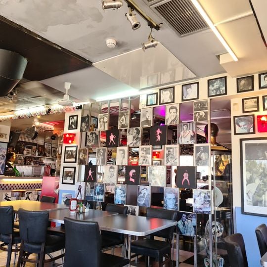Elvis American Cafe
