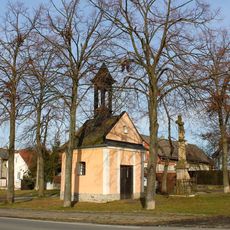 Kaple v Kovářově uprostřed vesnice