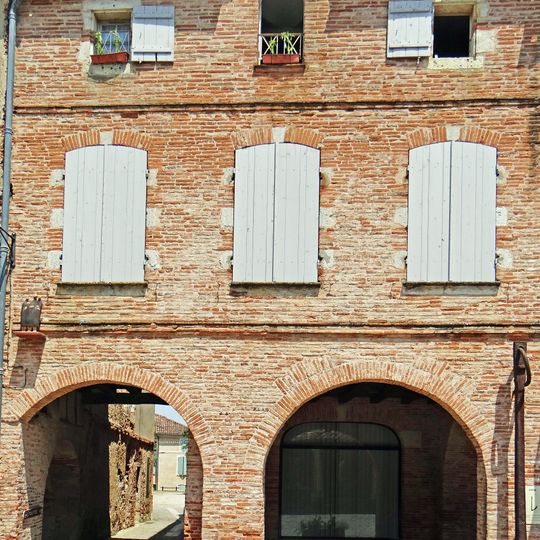 Immeuble, place de la Halle, cad. 603