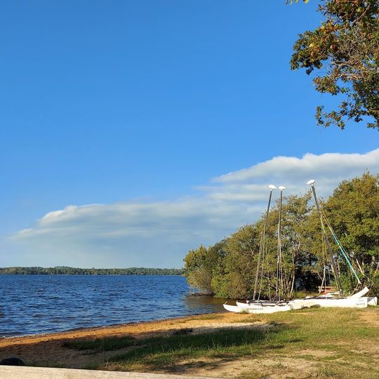 Plage du Lac de Léon