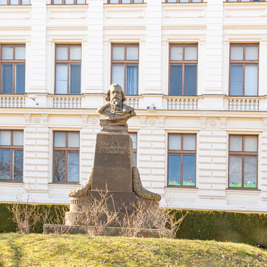 Busta Jana Amose Komenského v Chlumci nad Cidlinou