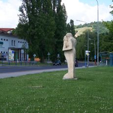 Socha Splynutí v ulici Jaroslava Seiferta v Mostě