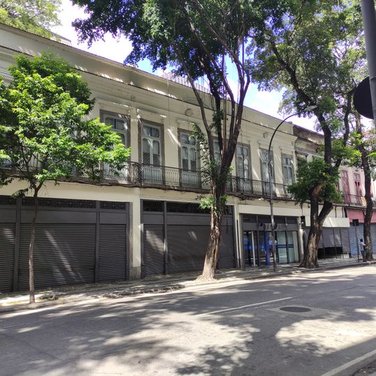 Building at Rua da Carioca, 33
