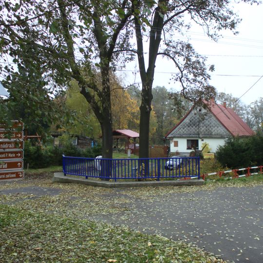 Most přes Milotický potok proti čp. 175 v Miloticích nad Opavou