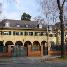 Remise und Wohnhaus für Angestellte der Villa d'Avance Kranzallee 8/10
