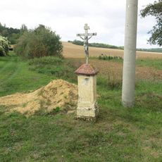 Kříž u silnice na severním okraji Roudníčku