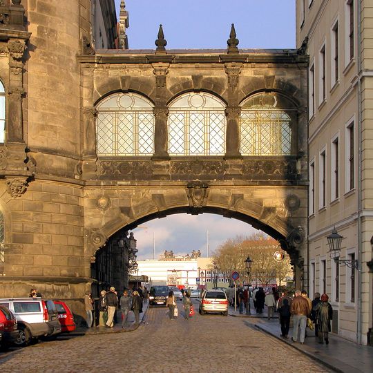 Gebäudebrücke zwischen Schloss und Taschenbergpalais