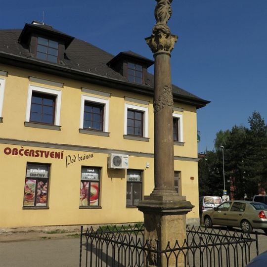 Sloup se sochou Panny Marie