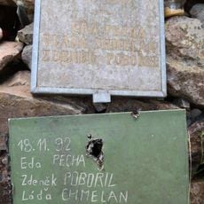 Památník nehody vrtulníku v Brdech