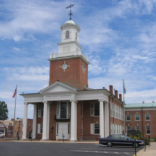 Sussex County Courthouse and the Circle