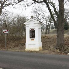Kaplička u silnice na západním okraji Přestavlk