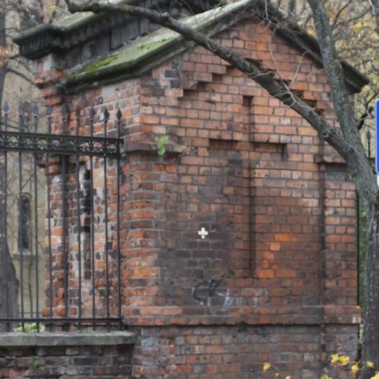 Ogrodzenie kościoła pw. św. Apostołów Piotra i Pawła