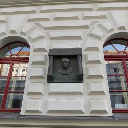 Pamětní deska plukovníka Josefa Jiřího Švece v Pelhřimově