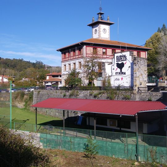 Casa consistorial del Valle de Carranza