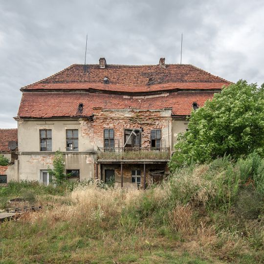 Dom <s>nr 1</s> nr 16