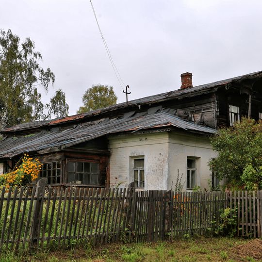 Училище земское