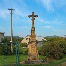 Kříž v Chromči na okraji obce u mlýna