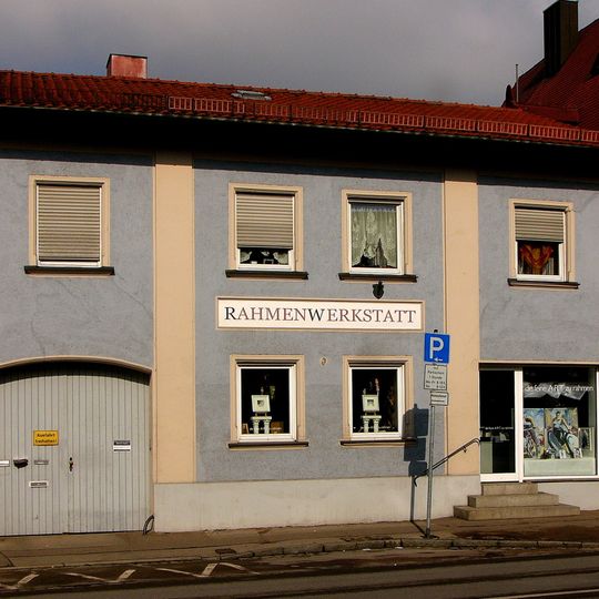 Wohn- und Geschäftshaus