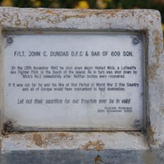 Flt Lt J. C. Dundas Memorial, Freshwater Bay