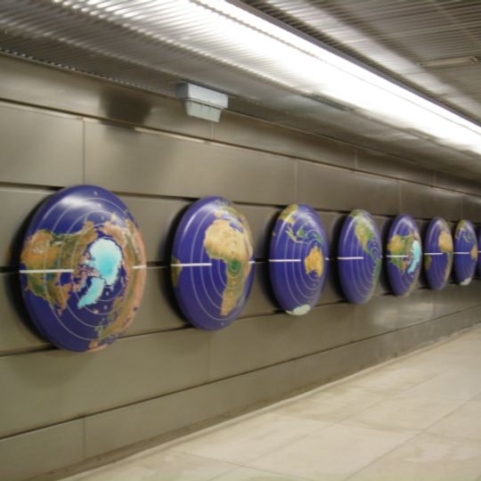 Tir al món amb mar de fons