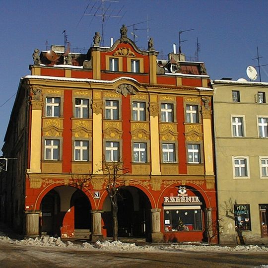 27 Niepodległości Square in Mieroszów