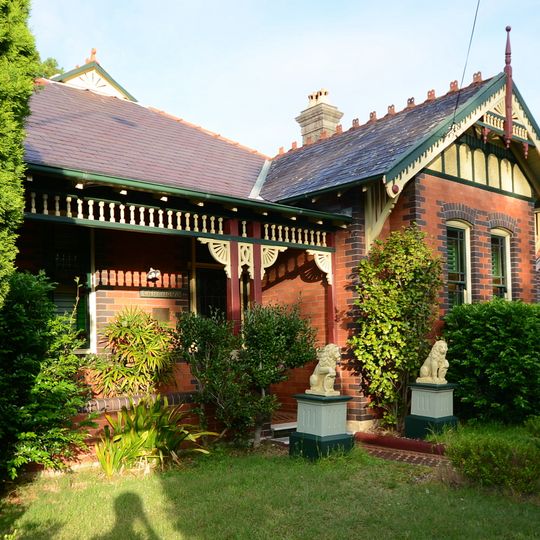 Carthona, Kensington