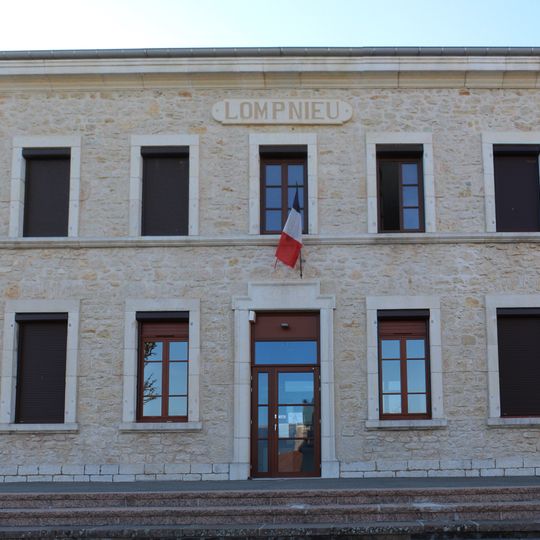 Town hall of Lompnieu