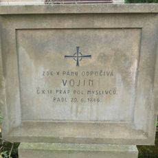 Pomník padlému 29.6.1866 u domu 81 v Holíně