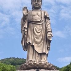 Grand Buddha at Ling Shan
