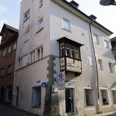 Wohn- und Geschäftshaus