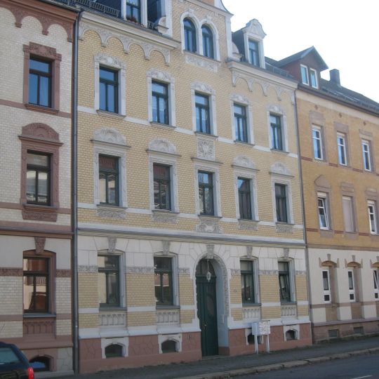 Mietshaus in geschlossener Bebauung Charlottenstraße 48