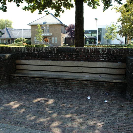 Gemeentehuis, zitbank