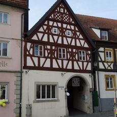 Wohn- und Geschäftshaus