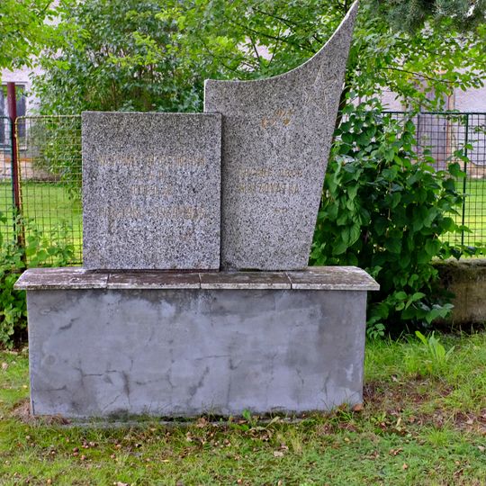 Pomník padlým v Křižovatce