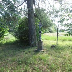 Kříž západně od Lhoty-Vlásenice