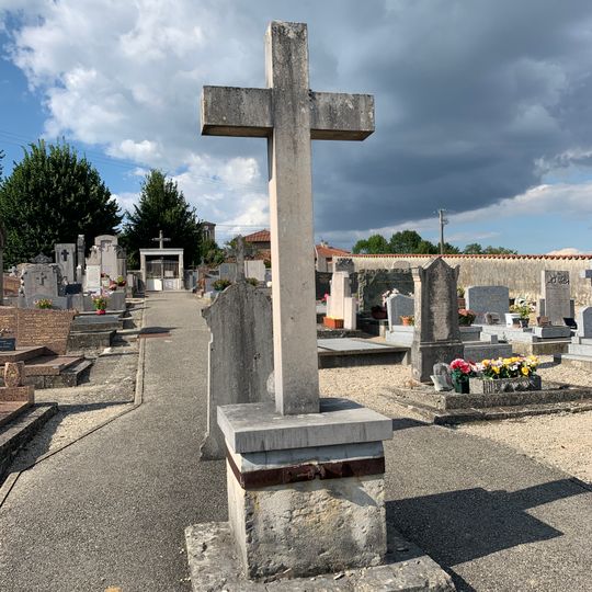 Cemetery cross of Châtillon-la-Palud