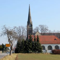 Villenartiger Verwaltungsbau mit rückwärtig angebauter Turnhalle Storcha 16