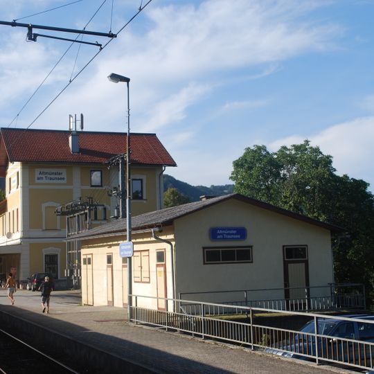 Altmünster station building