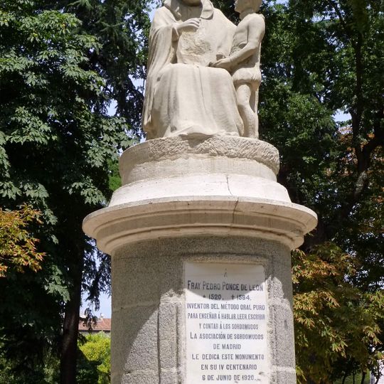 Monument to Pedro Ponce de León