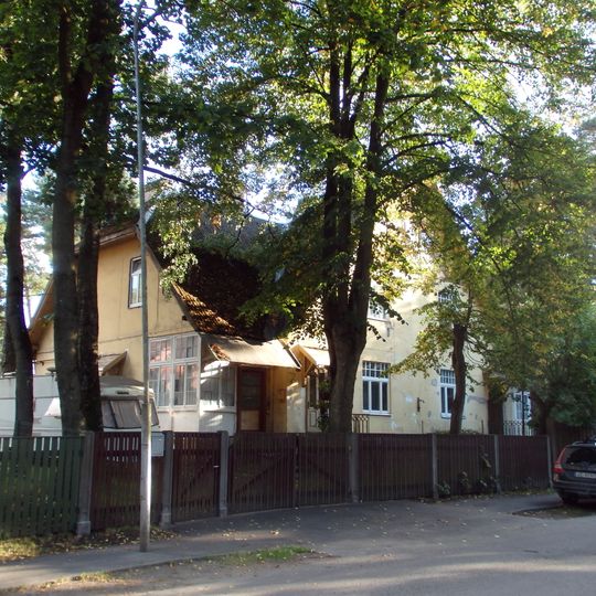 Dzīvojamā ēka - dvīņu māja