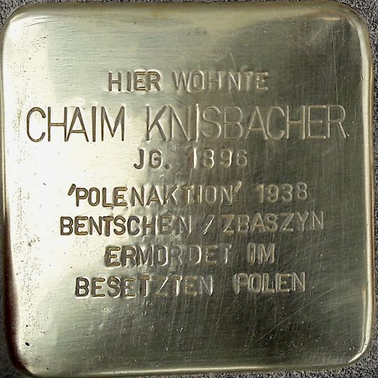 Stolperstein en memoria de Chaim Knisbacher