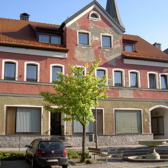 Wohn- und Geschäftshaus