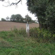 Kříž jižně od Mrákova u polní cesty