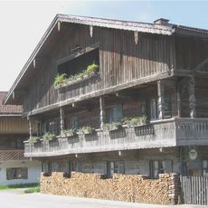 Alte Tölzer Straße 2